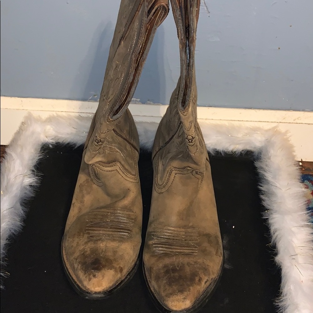 ARIAT cowgirl boots